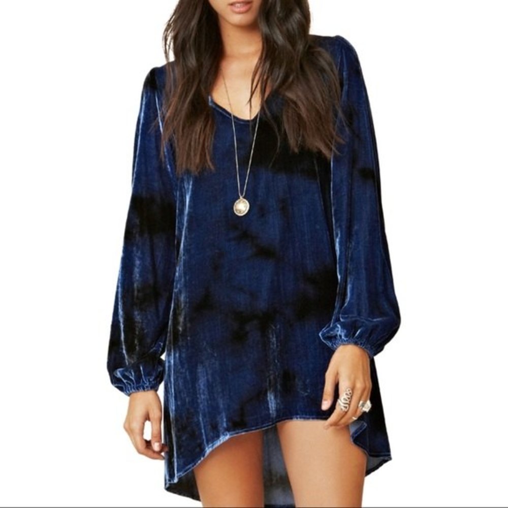 NWT XS Planet Blue Blu Moon Bell Sleeve V-neck Blue and Black Velvet Dress